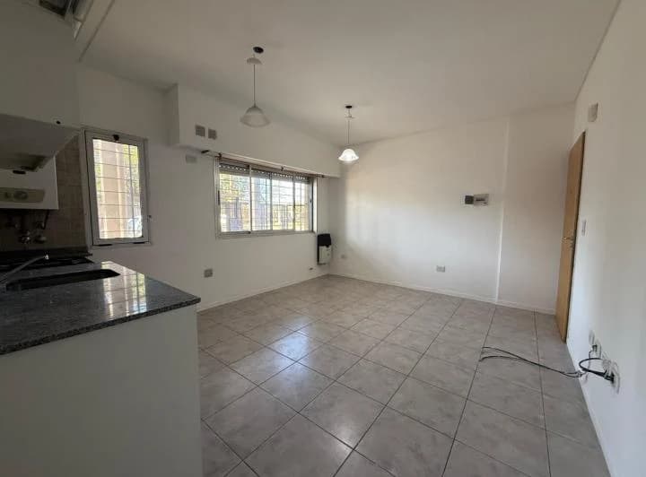 Departamento en Alquiler 1 ambiente- Moron 4