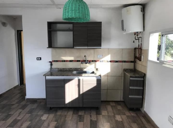 Barrio Ameghino Sur, se alquila departamento en planta alta 1