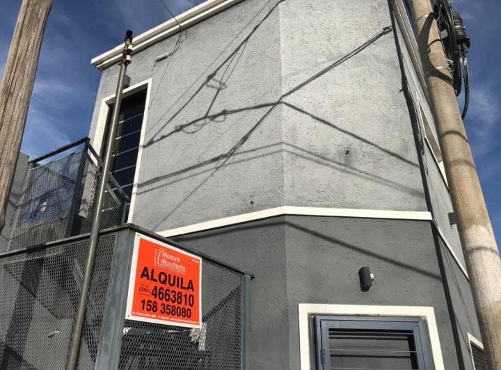 Barrio Ameghino Sur, se alquila departamento en planta alta 4