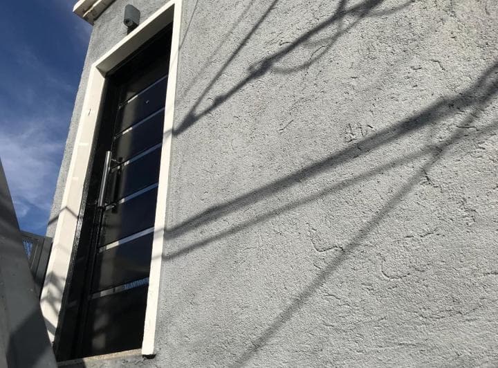 Barrio Ameghino Sur, se alquila departamento en planta alta 2