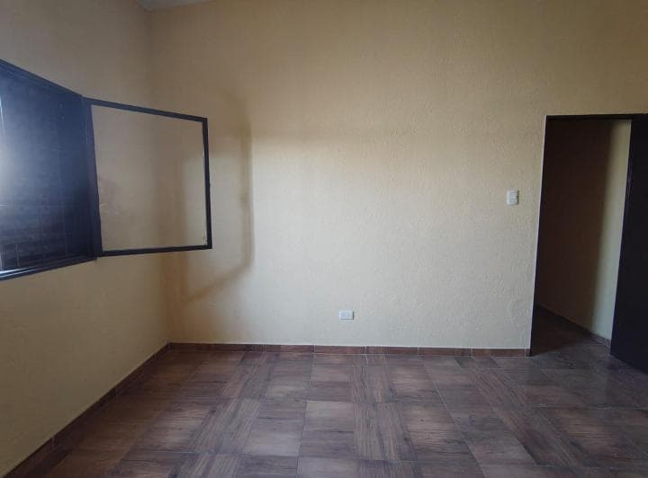 departamento amplio, planta alta B Ituzaingo 2