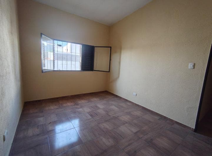 departamento amplio, planta alta B Ituzaingo 4