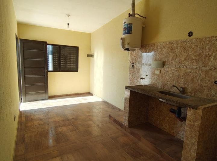 departamento amplio, planta alta B Ituzaingo 3