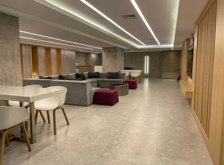 TORRE CHATEAU AV. LIBERTADOR.  4 ambientes, 2 cocheras,  226 metros totales. 5