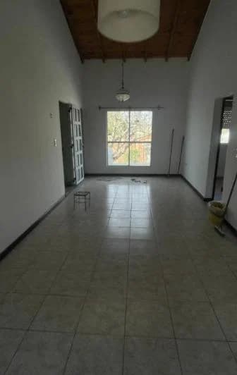 VILLA PRIMERA - Se alquila PH 4 ambientes, primer piso por escalera 4