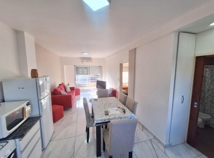 ALQUILER-DEPTO 2 AMB C/BALCON,COCHERA,TERRAZA DOBLE Y BAULERA - TAPIALES 1