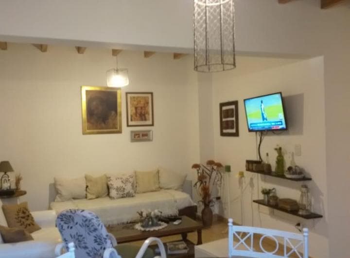 Disponible desde  24 de junio excelente 2 dormitorios 1° piso  5