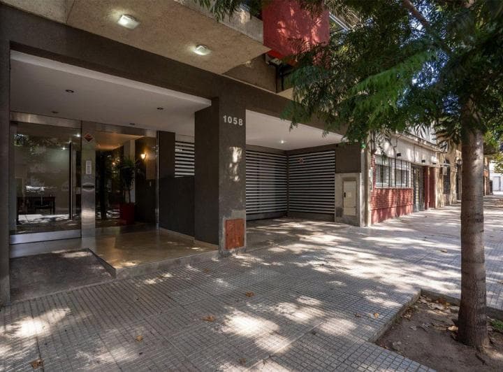 Depto mono alquiler  en Floresta con balcón frente 5
