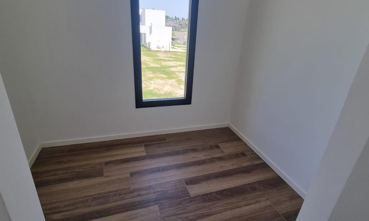 Venta Casa 4 Ambientes con Dependencia Pileta a Estrenar Barrio Santa Ana Villa Nueva 2