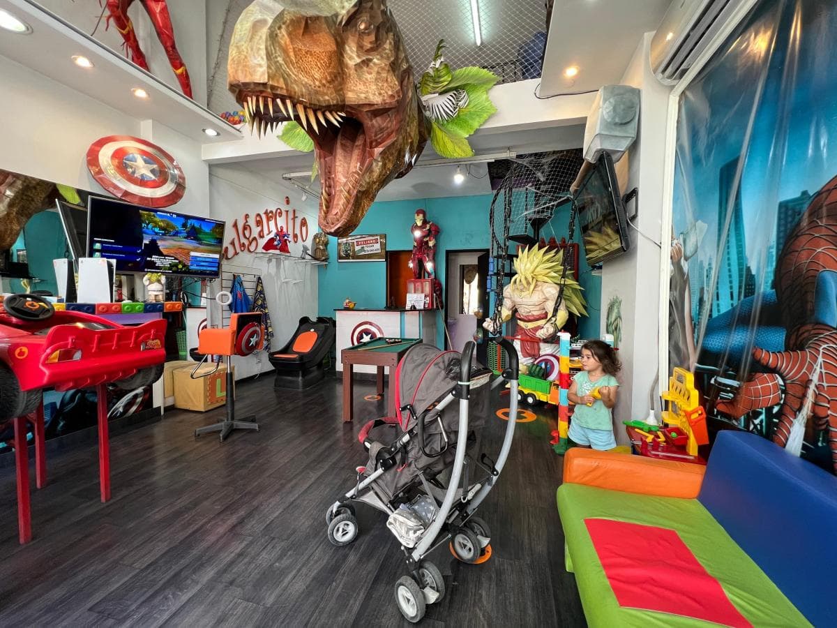 Excelente Local Comercial, Av Rodriguez Peña y Av La Plata Acepta Permuta 5