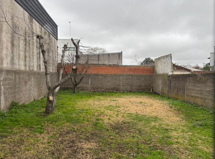 CASA 3 AMB CON PARQUE Y GGE GABOTO AL 7600 5