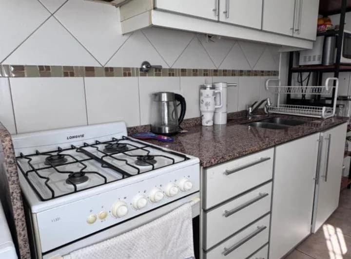 EN ALQUILER - EXCELENTE SEMIPISO 3 AMBIENTES - LANUSITA  5