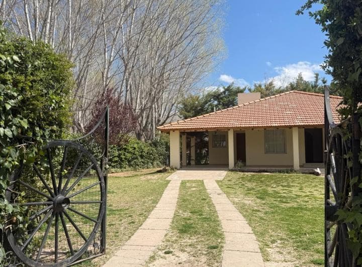Alquiler | Lujan de Cuyo | B° La Capilla | 3 Dormitorios | Pileta + Jardín 1