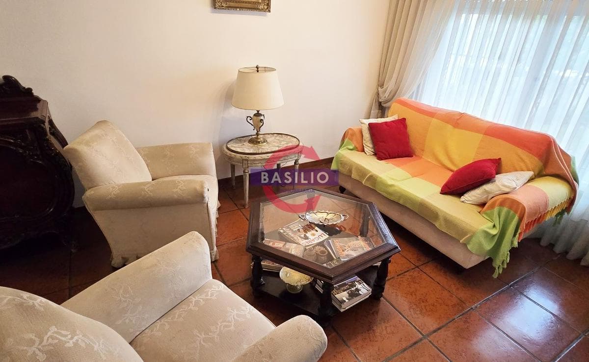Venta Muy Buen Dúplex con Cochera y Jardín en Villa Adelina 1