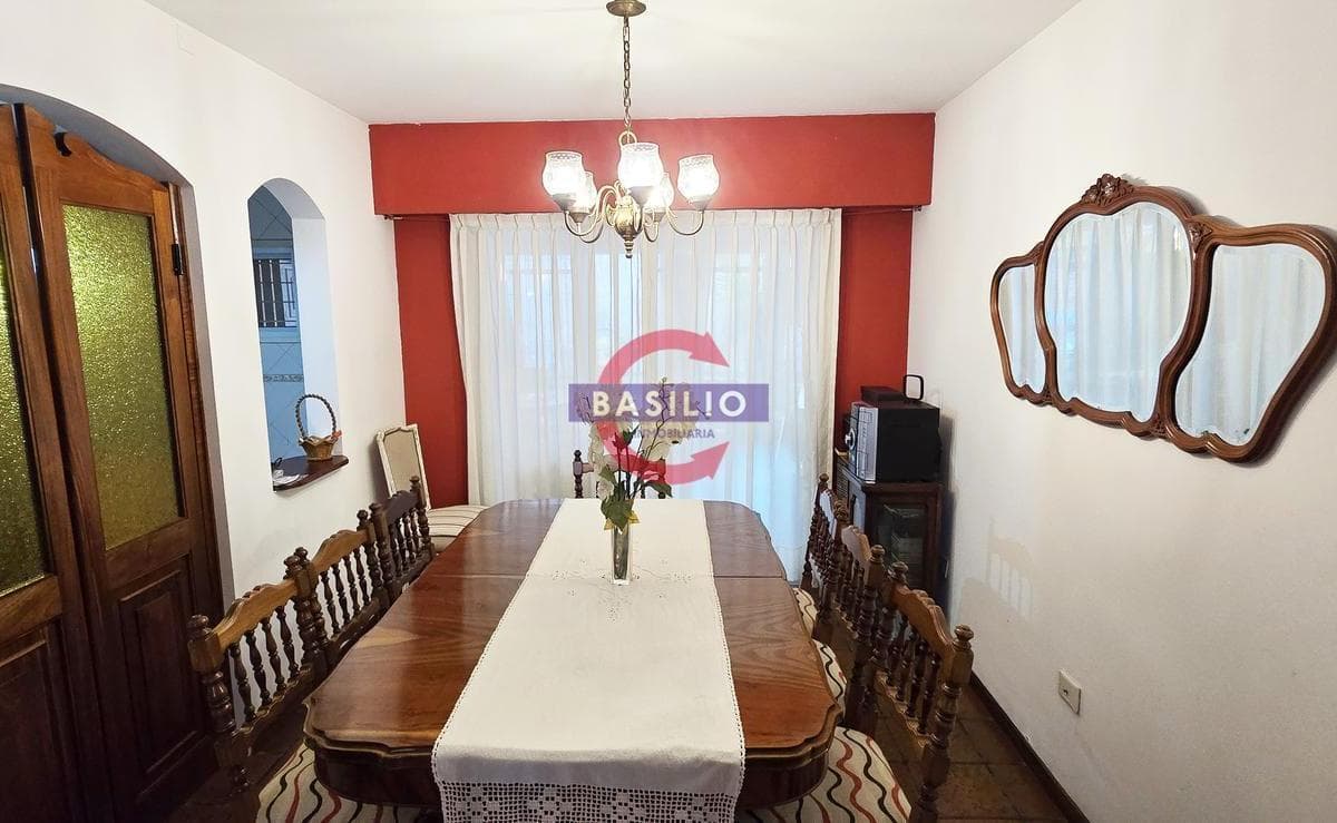 Venta Muy Buen Dúplex con Cochera y Jardín en Villa Adelina 2