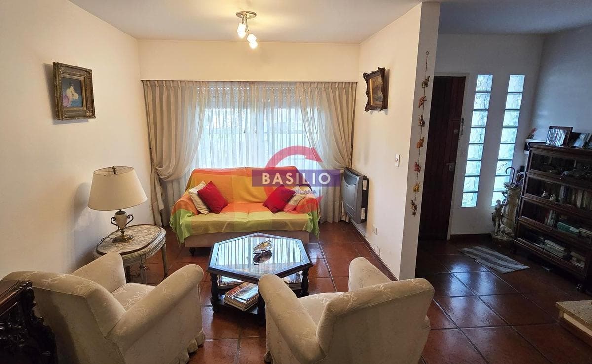 Venta Muy Buen Dúplex con Cochera y Jardín en Villa Adelina 4