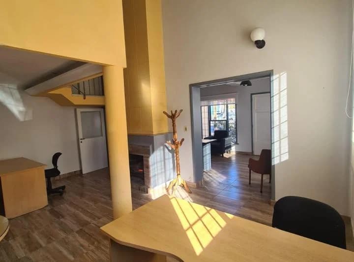 Casa esquina sobre calle San Martín Sur, Godoy Cruz, vivienda o comercio 2