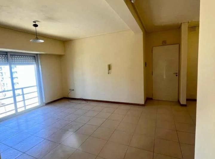 Departamento en alquiler! En calle ESTOMBA 717 2