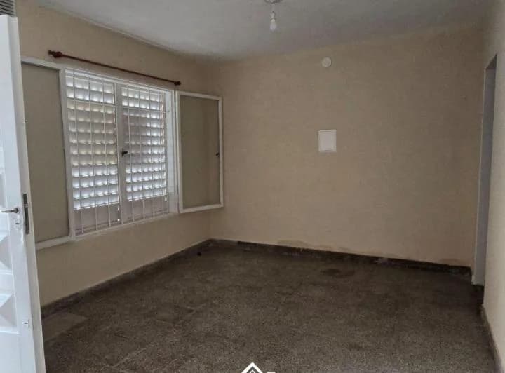 DPTO CON PATIO EN ALQUILER B° ALTO ALBERDI 4
