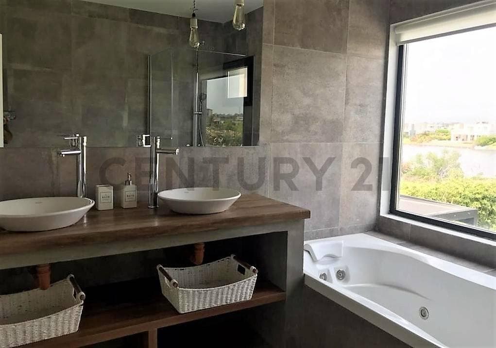 Venta Casa a La Laguna, en San Francisco Villanueva, Tigre. 2