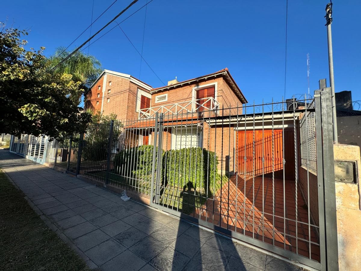 Hermosa Casa 3 Dorm. con Pileta Cerro Chico 3