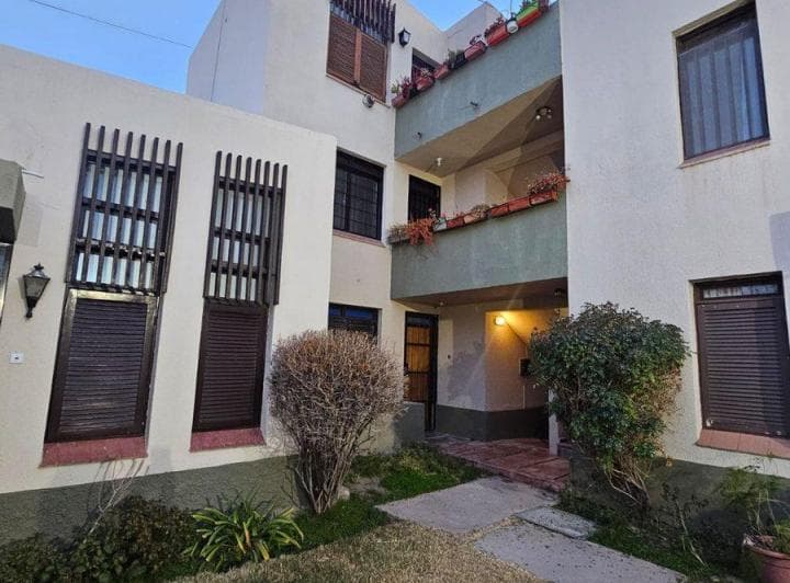 DEPARTAMNETO EN ALQUILER BARRIO BOMBAL 3