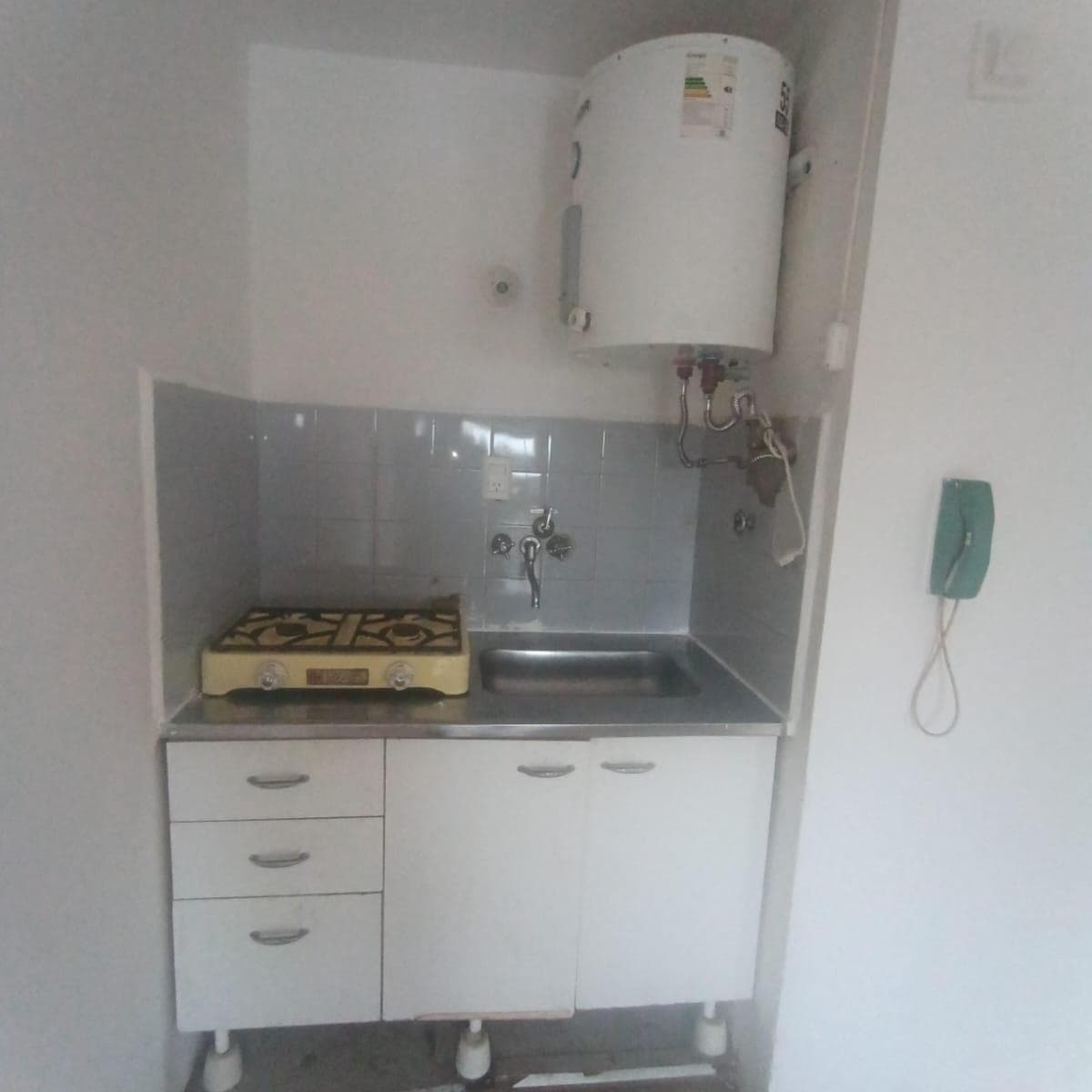 Alquiler Monoambiente Externo con Balcón, Alberdi 4
