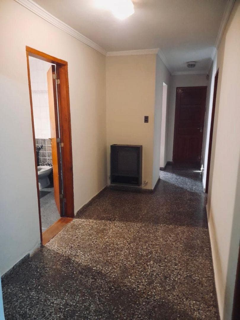Bella Casa en Poeta Lugones 4