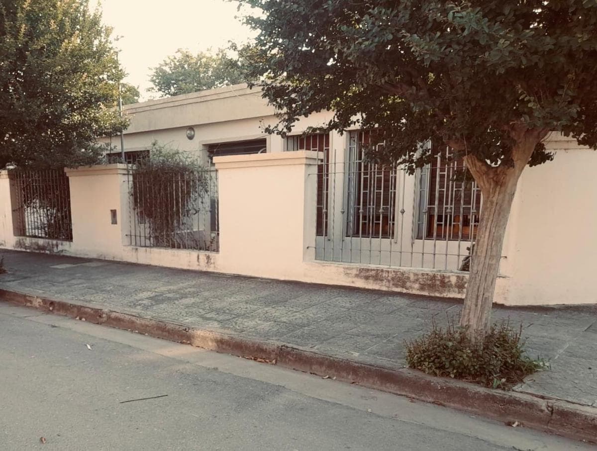 Bella Casa en Poeta Lugones 3