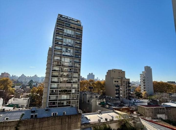 Monoambiente en Alquiler con balcon super luminoso en Chacarita 2
