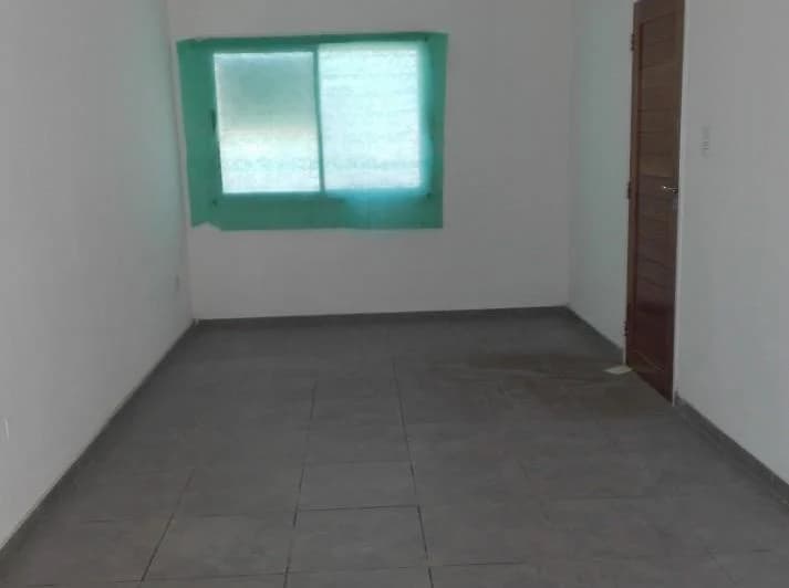 UNIVERSITARIO DE HORIZONTE: ALQUILO CASA DE 2 DORMITORIOS SOBRE CALLE 8 PRINCIPAL(MUY LINDA) 4