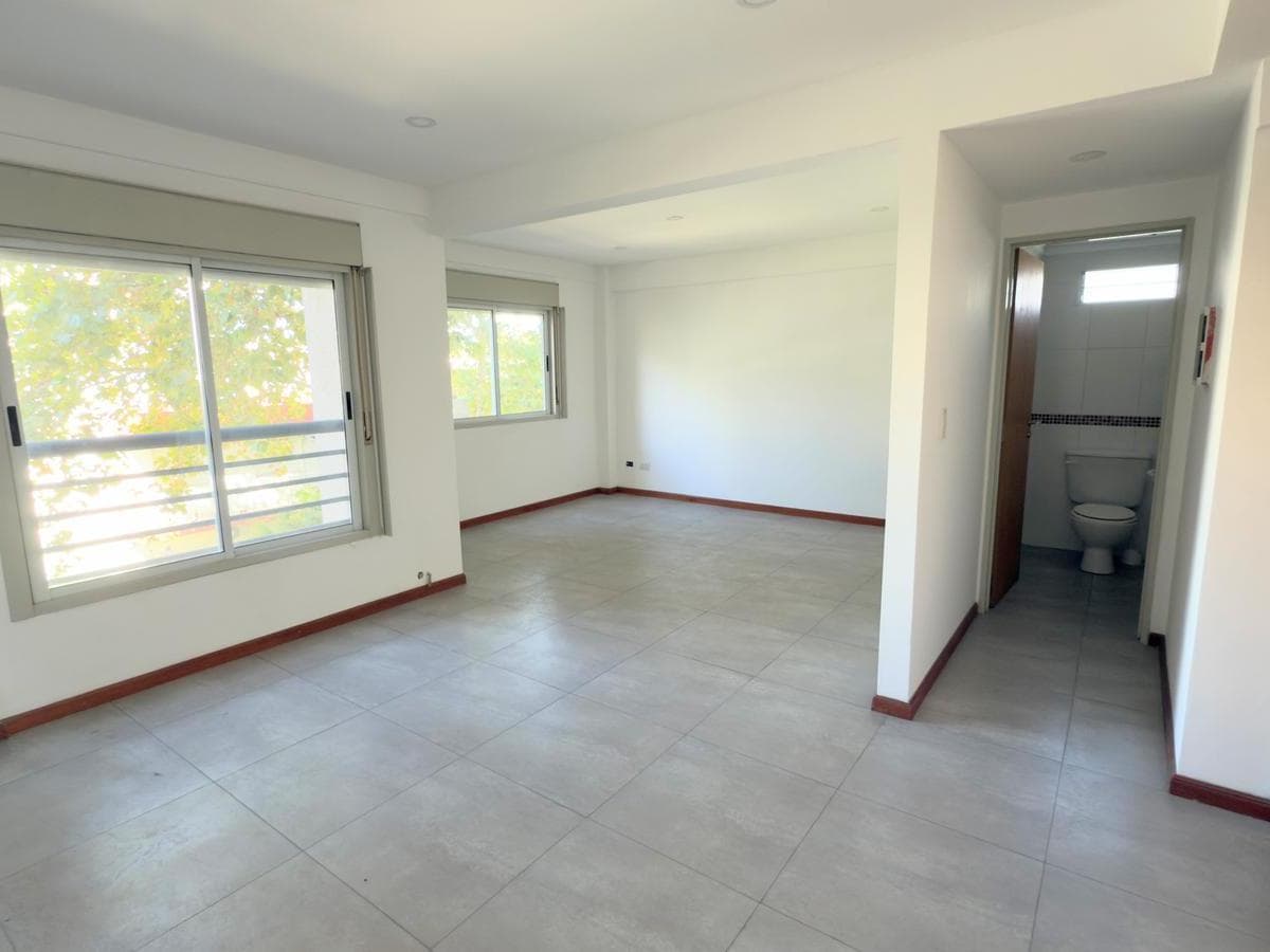 Departamento en Venta 4 Ambientes en Santos Lugares 3