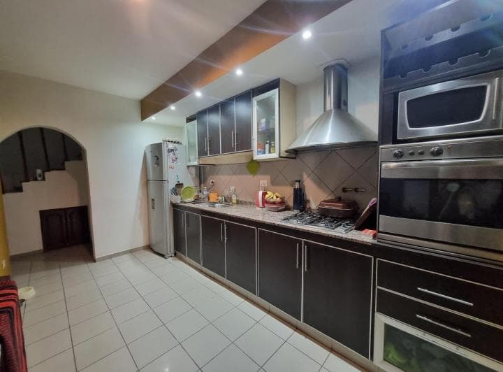 Casa + Gran Local Comercial sobre Av los Alemanes 3