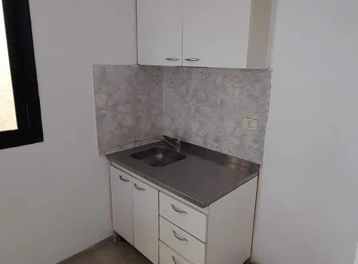Se alquila departamento amoblado en calle San Luis 251,  centro de Mendoza.  1