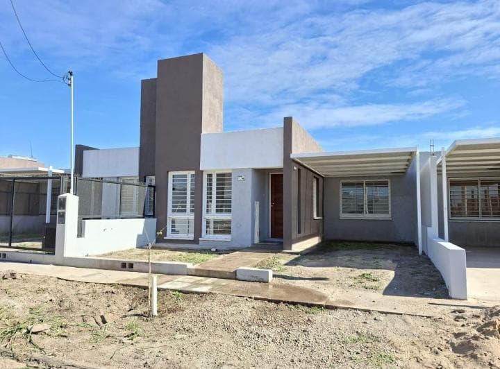ALQUILER CASA UNIVERSITARIO DE H 1DORM. COCHERA 1