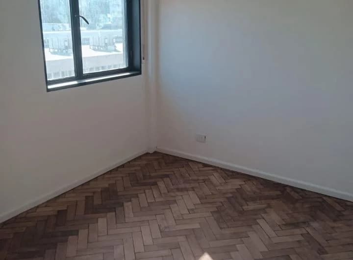Dueño directo. 2 dormitorios + habitación de servicio y escritorio. 5