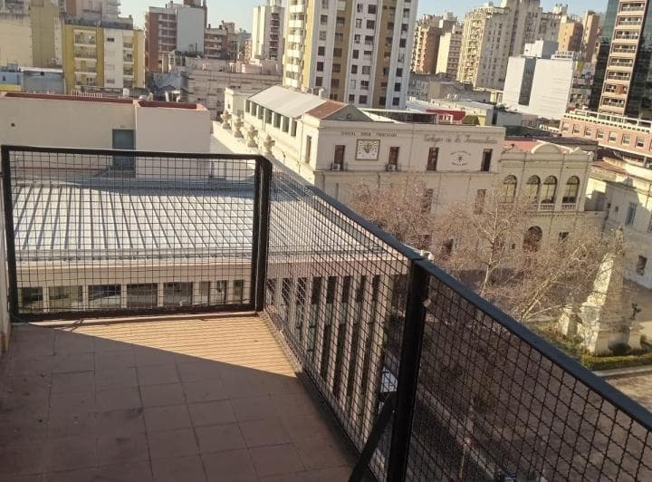 Dueño directo. 2 dormitorios + habitación de servicio y escritorio. 3
