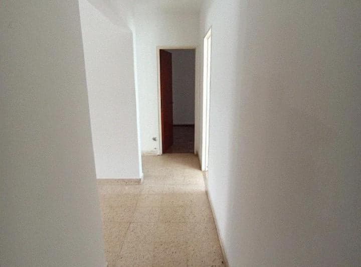 Piso unico dos dormitorios con patio, sin expensas 3