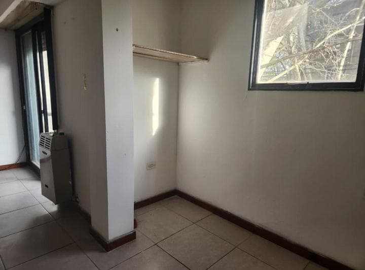 ¡Monoambiente con balcón, zona Bosque! 4