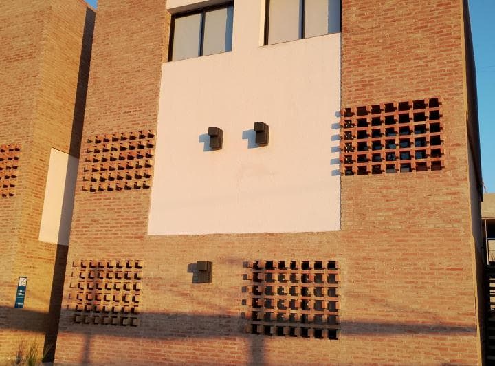 ALQUILER - MODERNO DEPARTAMENTO EN PLANTA BAJA CON AMPLIOS ESPACIOS Y COCHERA 3
