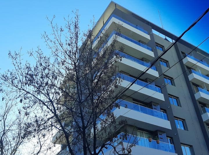 TORRE DELFINA  CON BALCON Y COCHERA 5
